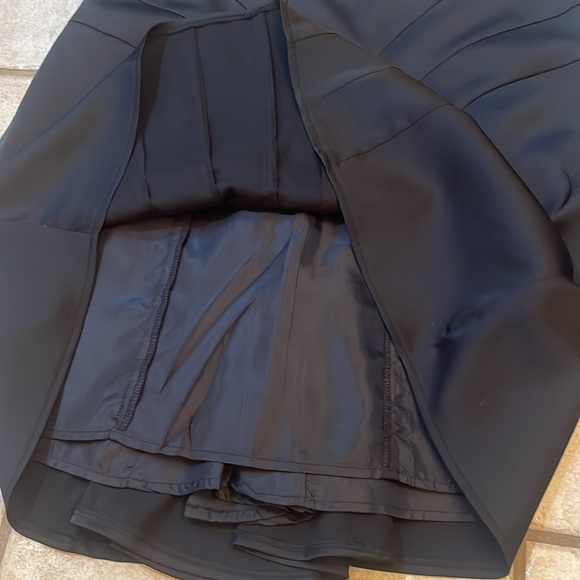 Fantastic black skirt - Picture 8 of 8